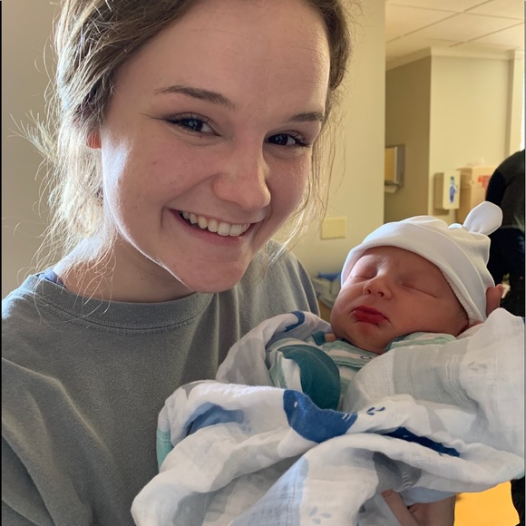 Meet your Posher, Adriann - Picture 1 of 1